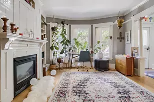 2124 NE Davis St, Portland, OR 97232 - Photo 9
