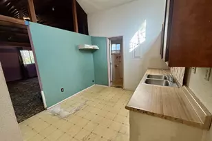 1860 W 12th Ave, Eugene, OR 97402 - Photo 13