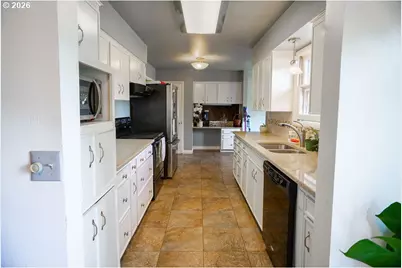 711 SE 101st Ave, Vancouver, WA 98664 - Photo 9