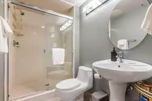 2245 SW Park Pl, Portland, OR 97205 - Photo 31