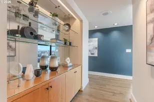 2245 SW Park Pl, Portland, OR 97205 - Photo 9