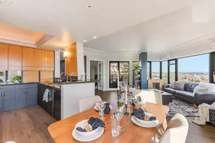 2245 SW Park Pl, Portland, OR 97205 - Photo 19