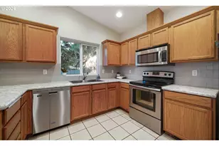 520 E Melody Ln, Newberg, OR 97132 - Photo 13