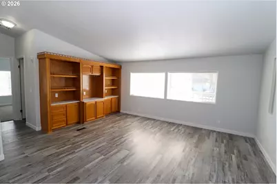 503 S 51st Pl, Springfield, OR 97478 - Photo 9