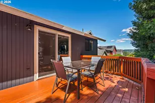 8832 SW 50th Ave, Portland, OR 97219 - Photo 23
