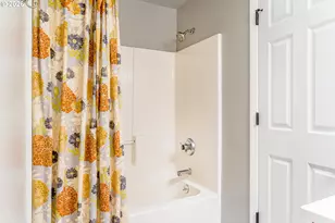 8832 SW 50th Ave, Portland, OR 97219 - Photo 13