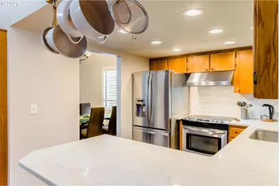 8832 SW 50th Ave, Portland, OR 97219 - Photo 11