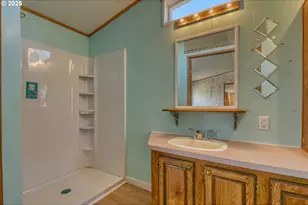 808 SE 10th St, Pendleton, OR 97801 - Photo 7