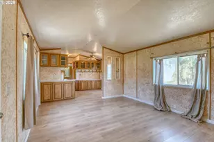 808 SE 10th St, Pendleton, OR 97801 - Photo 15