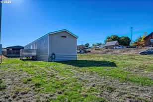 808 SE 10th St, Pendleton, OR 97801 - Photo 17