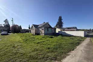 902 S 4th Ave, Kelso, WA 98626 - Photo 3