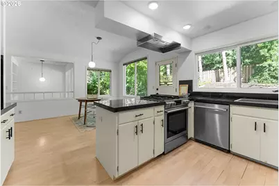 3220 SW 66th Ave, Portland, OR 97225 - Photo 11