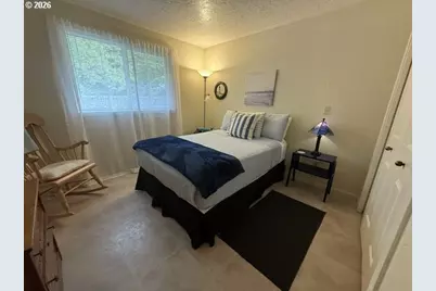 240 11th St, Florence, OR 97439 - Photo 33