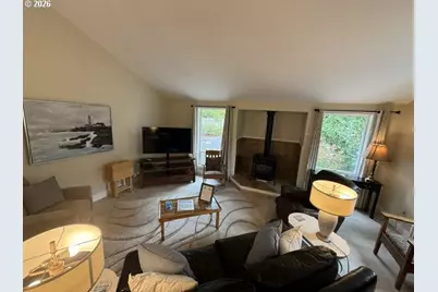 240 11th St, Florence, OR 97439 - Photo 17
