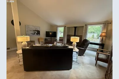 240 11th St, Florence, OR 97439 - Photo 15