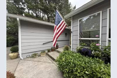 240 11th St, Florence, OR 97439 - Photo 3