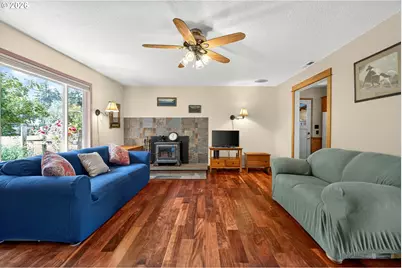 4460 Riordan Hill Dr, Hood River, OR 97031 - Photo 5