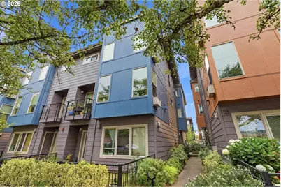 7518 N Burlington Ave, Portland, OR 97203 - Photo 1