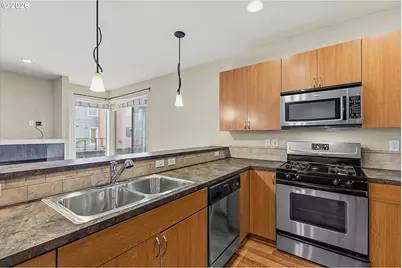 7518 N Burlington Ave, Portland, OR 97203 - Photo 15