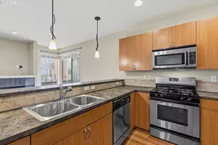 7518 N Burlington Ave, Portland, OR 97203 - Photo 15