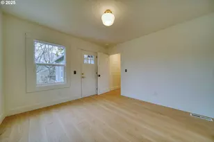 296 N 4th St, Saint Helens, OR 97051 - Photo 9