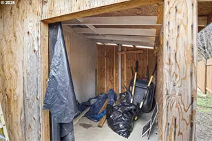 1885 Churchill St, Eugene, OR 97405 - Photo 41