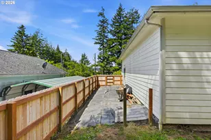 644 9th Ave, Coos Bay, OR 97420 - Photo 25