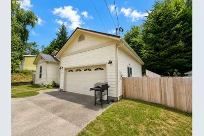 644 9th Ave, Coos Bay, OR 97420 - Photo 29