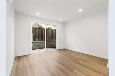 7585 SW Capitol Hwy, Portland, OR 97219 - Photo 5