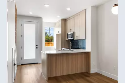 7585 SW Capitol Hwy, Portland, OR 97219 - Photo 3