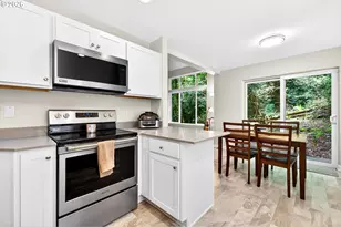 13190 SW Hidden Creek Pl, Portland, OR 97223 - Photo 7