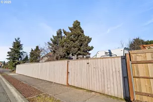 19390 Westwood Dr, Oregon City, OR 97045 - Photo 5