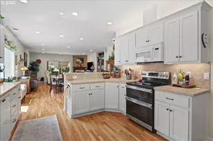 751 SE Glendover Ln, Dallas, OR 97338 - Photo 11