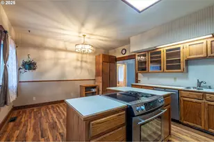 509 N Collier St, Coquille, OR 97423 - Photo 31