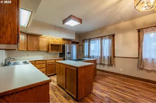 509 N Collier St, Coquille, OR 97423 - Photo 23