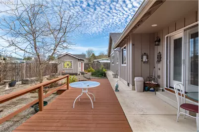 483 S State St, Sutherlin, OR 97479 - Photo 33