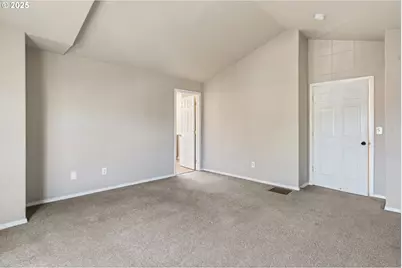 17670 SW September Ln, Beaverton, OR 97003 - Photo 21