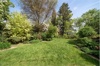 2668 NW Cornell Rd, Portland, OR 97210 - Photo 9