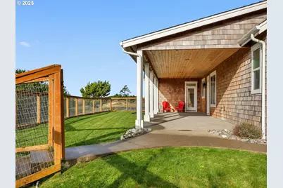 32996 Pacific Bellevue Ln, Warrenton, OR 97146 - Photo 39