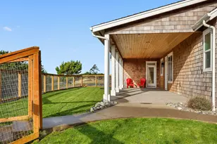 32996 Pacific Bellevue Ln, Warrenton, OR 97146 - Photo 39