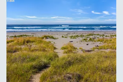 32996 Pacific Bellevue Ln, Warrenton, OR 97146 - Photo 45