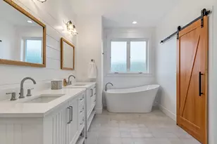 32996 Pacific Bellevue Ln, Warrenton, OR 97146 - Photo 21