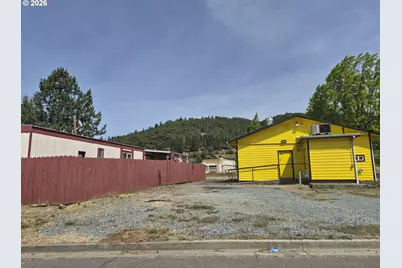 260 Mountain View Ave, Myrtle Creek, OR 97457 - Photo 27