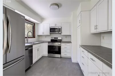 6902 SW 2nd Ave, Portland, OR 97219 - Photo 3