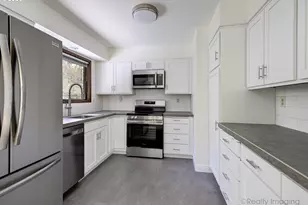 6902 SW 2nd Ave, Portland, OR 97219 - Photo 3