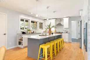 2370 SW Timberline Dr, Portland, OR 97225 - Photo 9