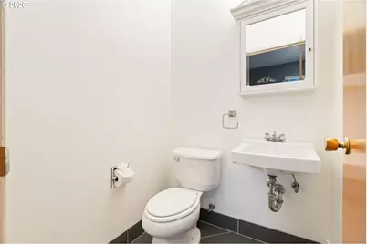 2370 SW Timberline Dr, Portland, OR 97225 - Photo 21