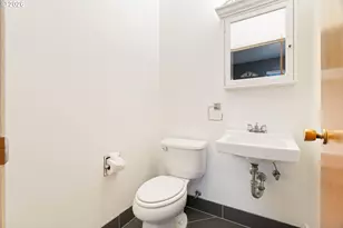 2370 SW Timberline Dr, Portland, OR 97225 - Photo 21