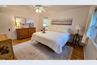 10121 NE Shaver St, Maywood Park, OR 97220 - Photo 21