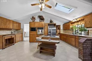 10685 Oak Dr SE, Salem, OR 97306 - Photo 11